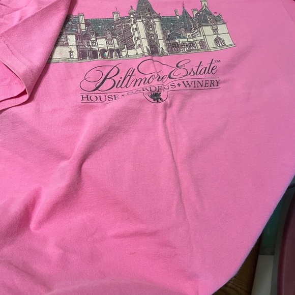 Bundle - three t-shirts (NCState / Biltmore Estate / Tied-Died) - Picture 6 of 9